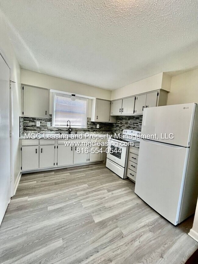 Building Photo - Leave Behind Apartment Living With This Ra...