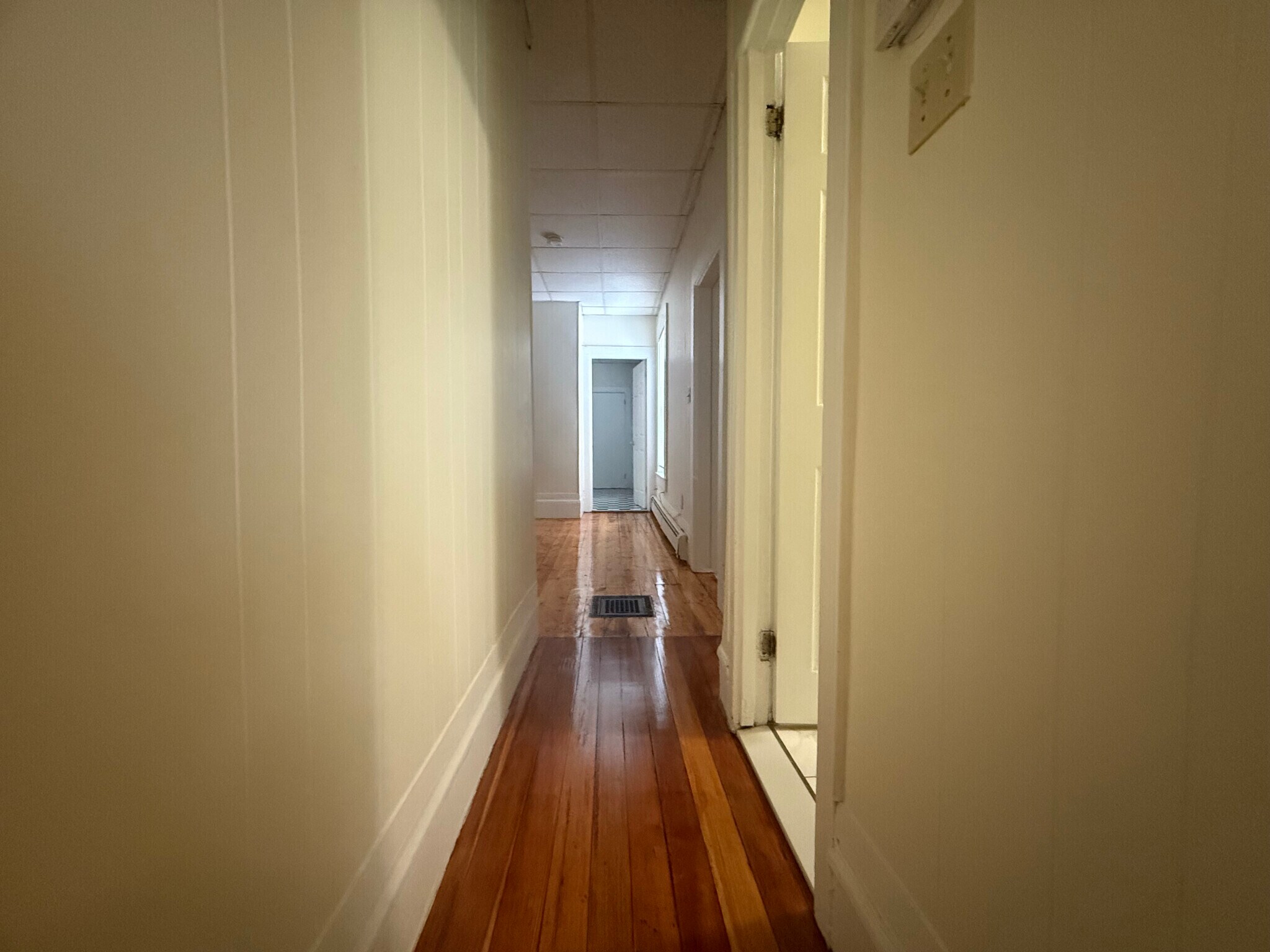 Building Photo - 48 Florence St