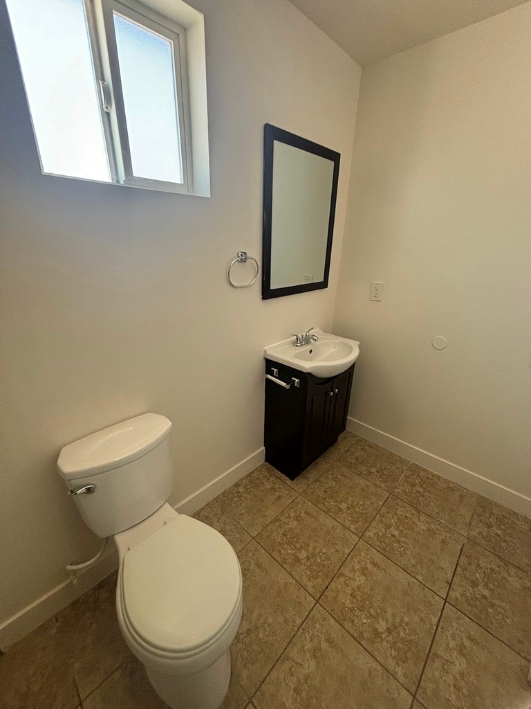 Building Photo - 337 E 104th St