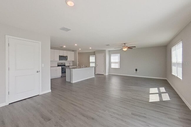 Building Photo - 8610 SW 44th Ct