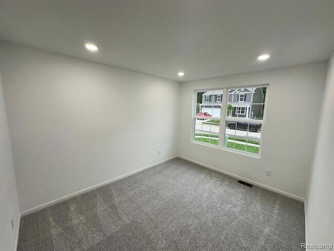 Building Photo - 9153 Dogwood Ln