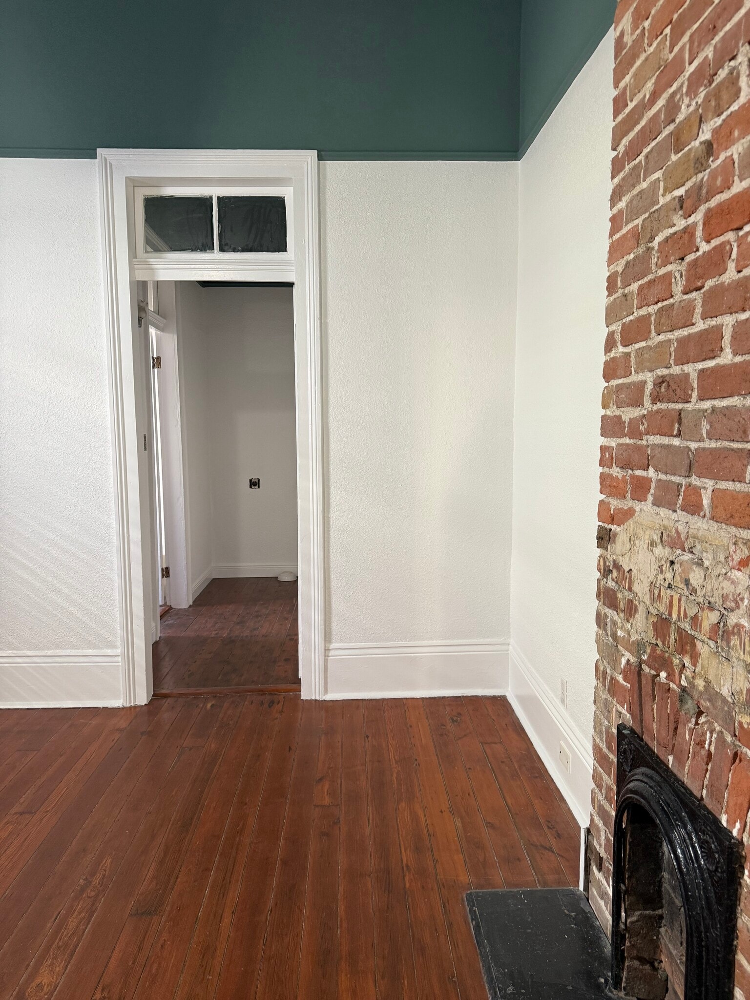 Exposed Brick in bedroom - 440 S Rendon St