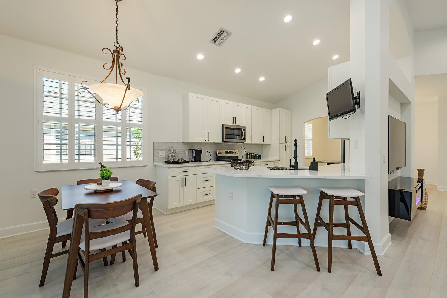 Building Photo - 7123 Blue Juniper Ct