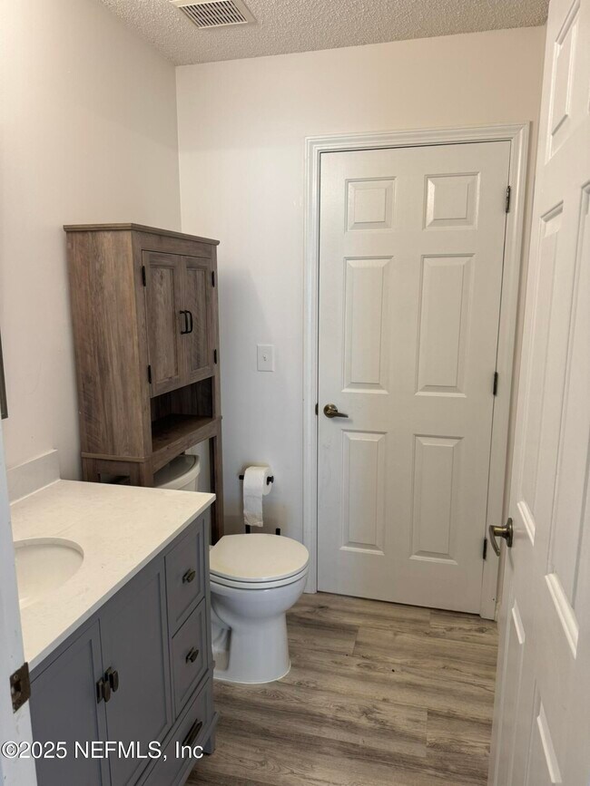 Building Photo - 96676 Commodore Point Dr