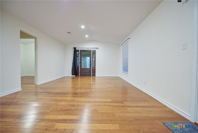 Building Photo - 919 Southside Dr