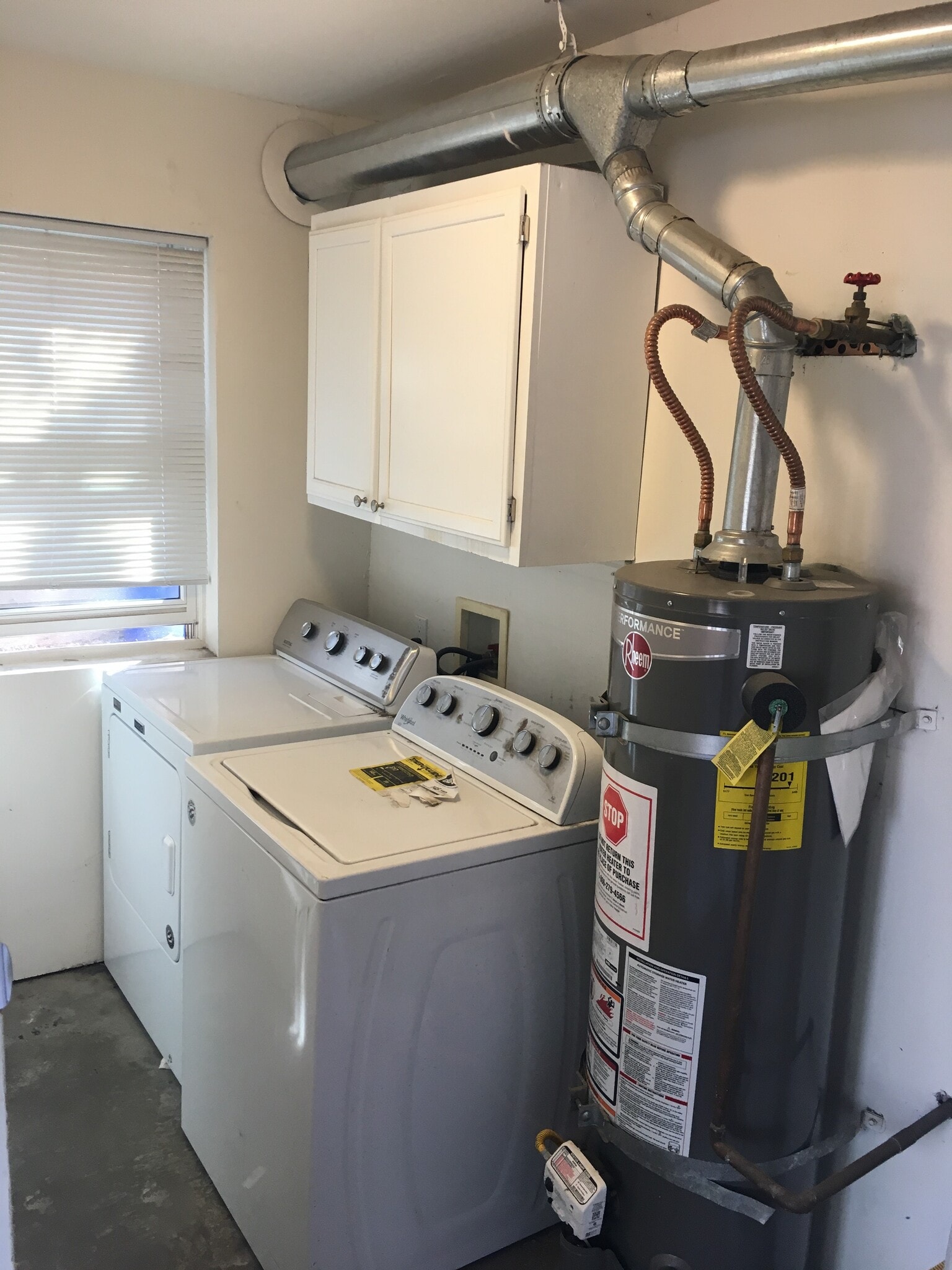 Shared Laundry Room - 3136 Union St