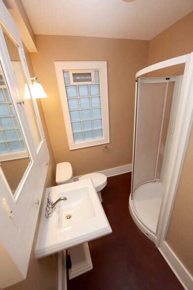 House Bathroom - 1631 Dayton Ave