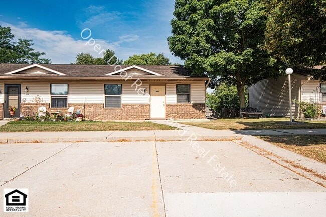 Building Photo - 501 Autumn Hills Dr