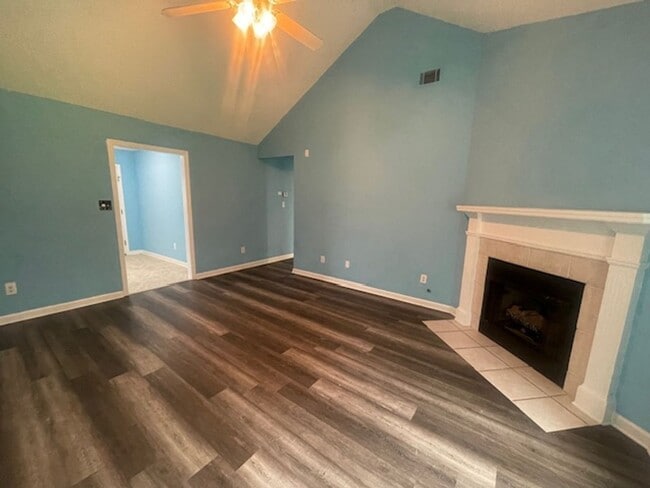 Building Photo - 4723 Laural Oak Dr