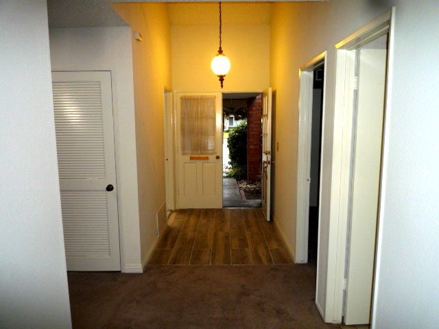 Building Photo - 7882 Comstock Cir