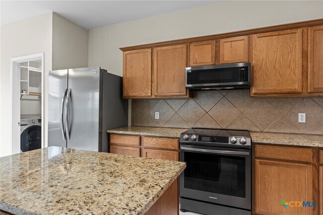 Building Photo - 5621 Bedrock Dr