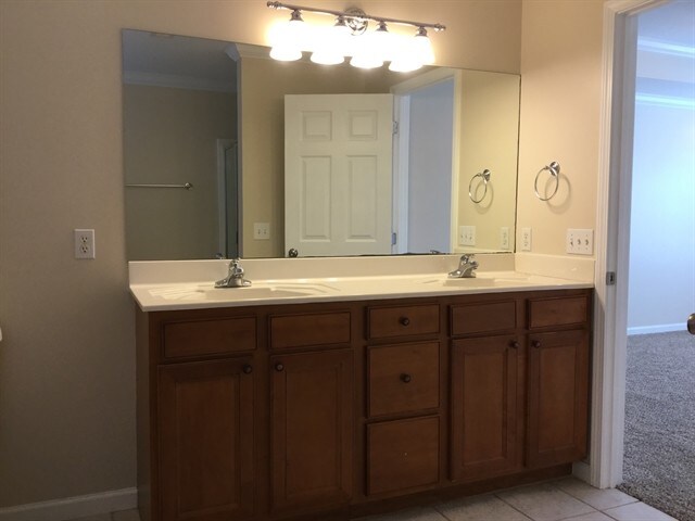 Building Photo - 204 Jessie Ln