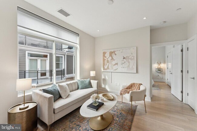 Building Photo - 1745 N St NW