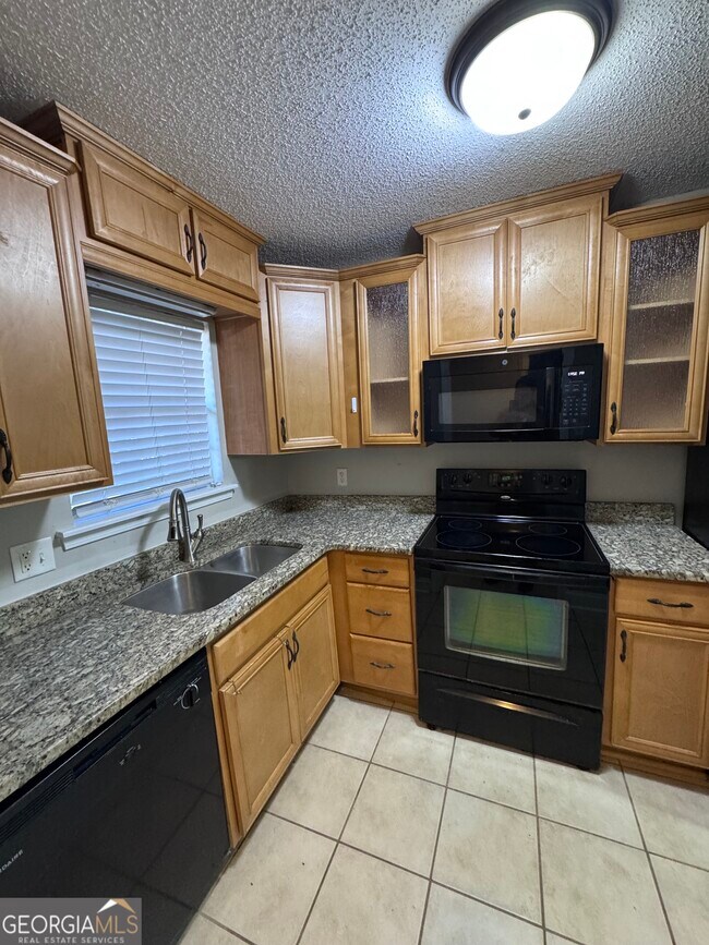 Building Photo - 1055 Baxter St