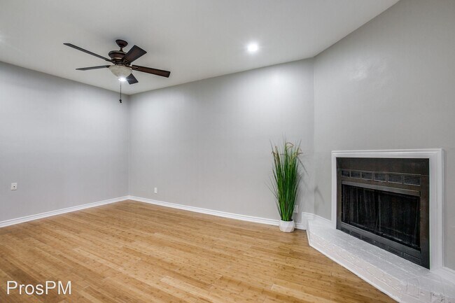Building Photo - 1 br, 1 bath House - 7525 Holly Hill Drive...