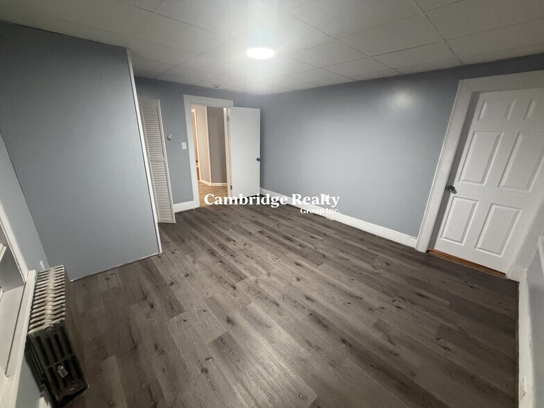 Building Photo - 63 Whitman St