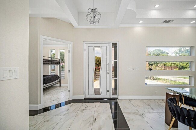 Building Photo - 219 Utah St