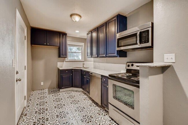 Building Photo - 4208 Valentine St