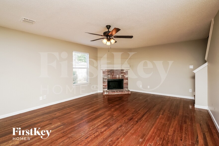 Building Photo - 3114 Melrose Dr