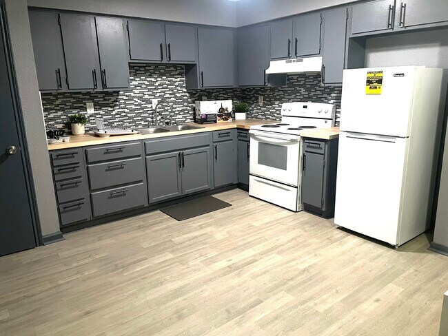 Building Photo - 131 Goldsmith St