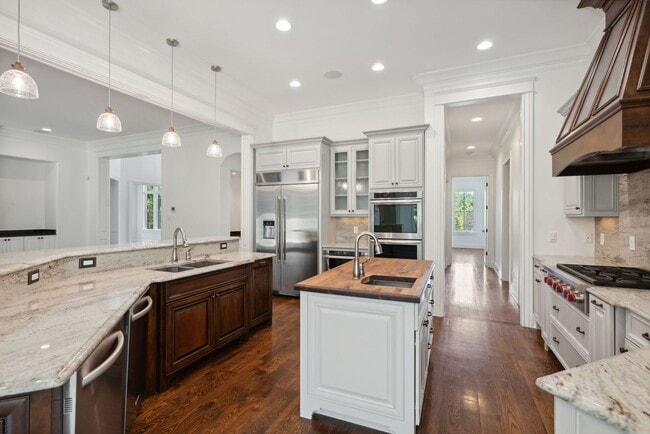 Building Photo - 3 Crooked Stick Ln