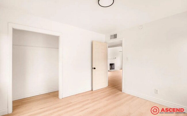 Building Photo - 407 4th St