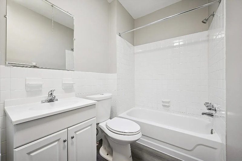 Building Photo - 7212 Oxford Ave