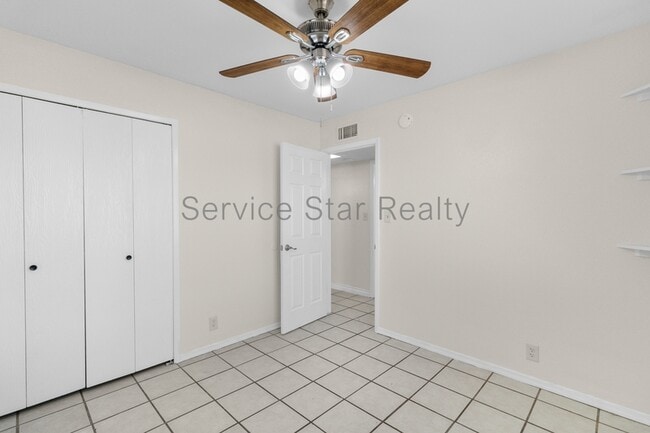 Building Photo - 3812 W Loma Ln