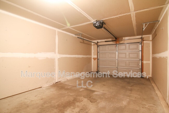 Building Photo - 112 Talon Pl