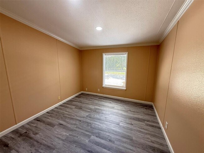 Building Photo - 16767 Oak Knoll Dr