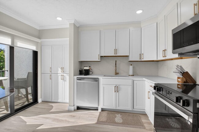 Building Photo - 7455 Glendevon Ln