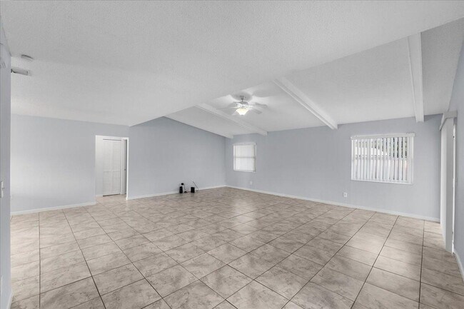 Building Photo - 508 Glade Ct