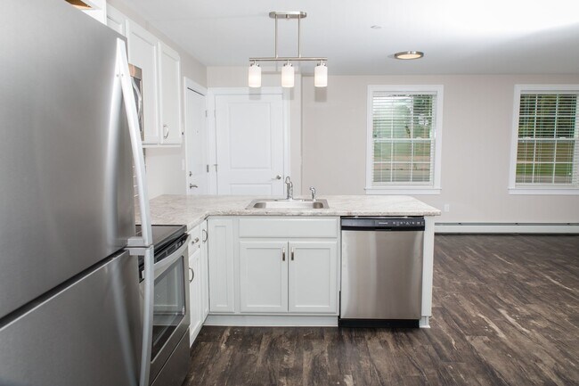 Building Photo - Fox Ridge Crossing 3