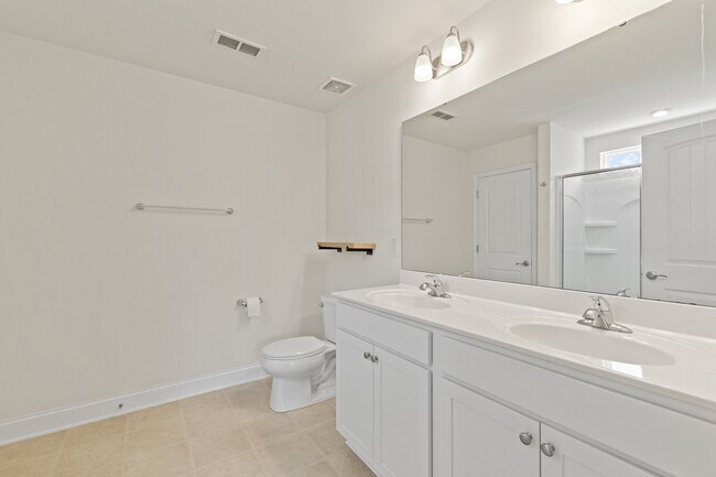 Building Photo - 404 Avery Glenn Way