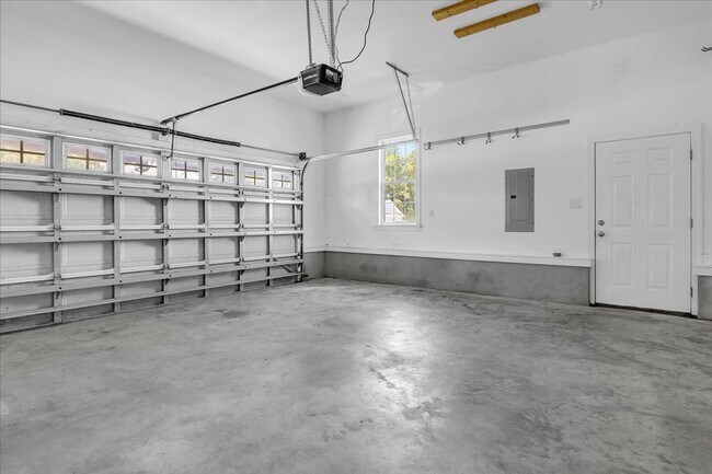 Building Photo - 164 Backfield Pl