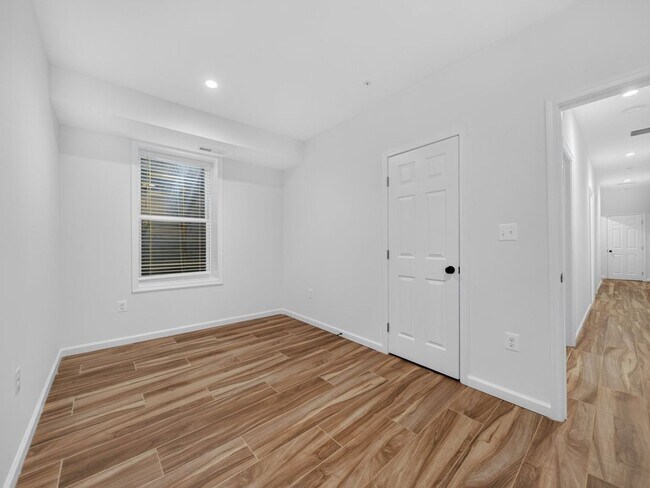 Building Photo - 3214 Dubois Pl SE