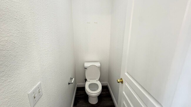 Building Photo - 3 Bedroom, 2 Bathroom Home with Pool locat...