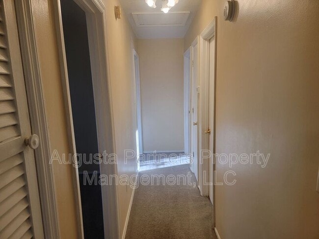 Building Photo - 116 Magnolia Dr