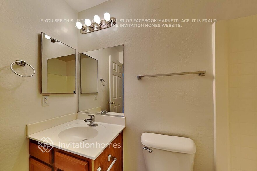 Building Photo - 3319 W Sunland Ave