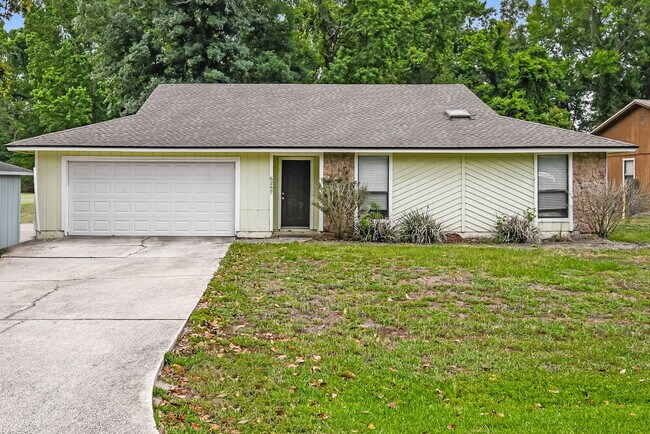 Building Photo - 6267 Island Forest Dr