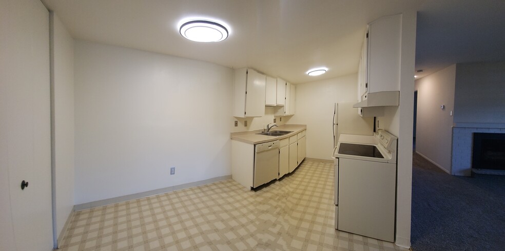 panoramic view of kitchen - 5586 Guilford Rd
