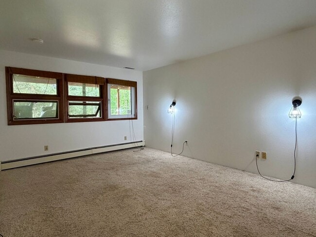 Building Photo - 2585 Stellar Way