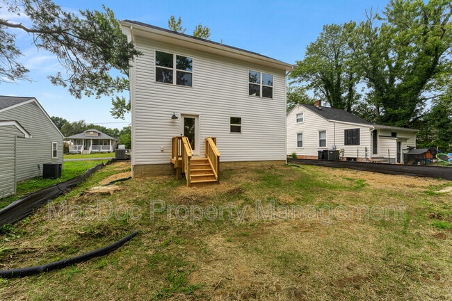 Building Photo - 105 Hillcrest Dr