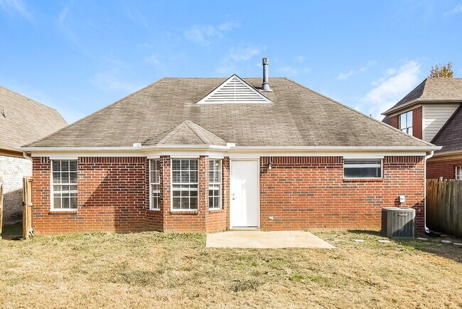 Building Photo - 9043 William Paul Dr