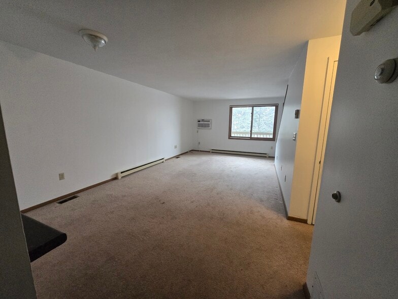 Building Photo - 33 4th Ave