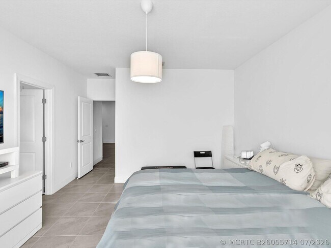 Building Photo - 556 Sanderling Cir