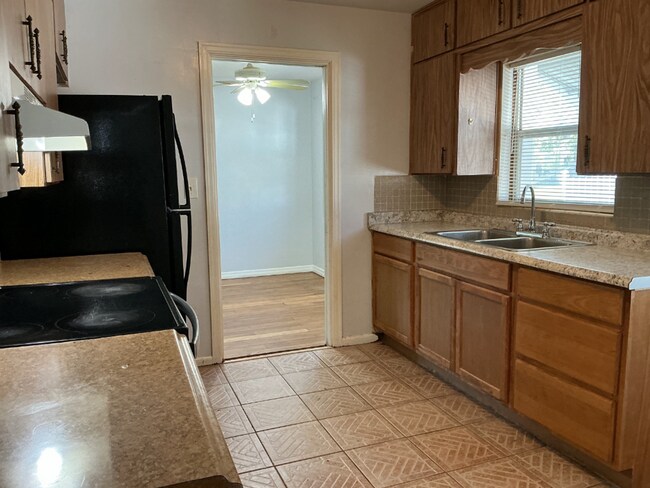 Building Photo - Single-Family Home | 3 Bedrooms | 2 Bathrooms