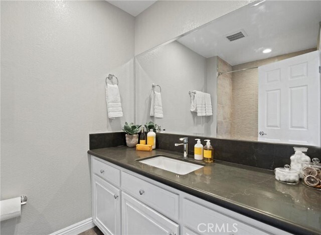 Building Photo - 300 Alpine St