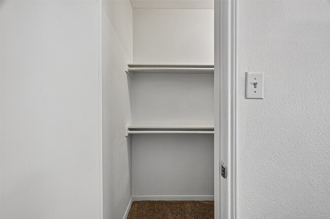 Building Photo - 7395 Regency Square Ct