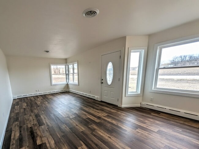 Building Photo - 2031 Blue Dr